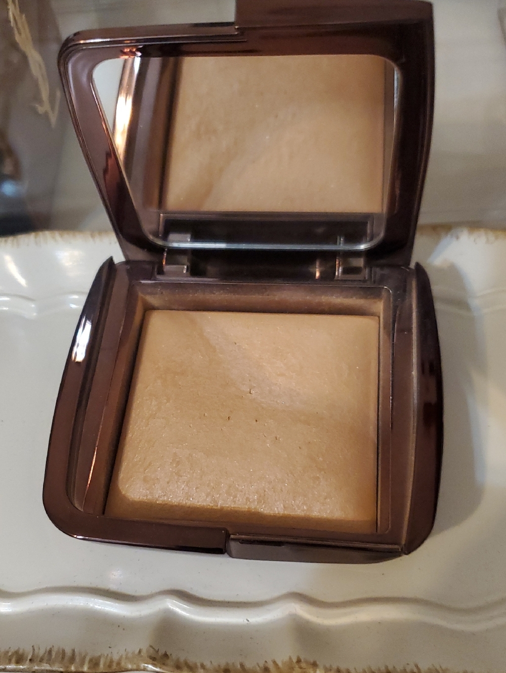 Hourglass Ambient Lighting Poweder- Luminous Light
